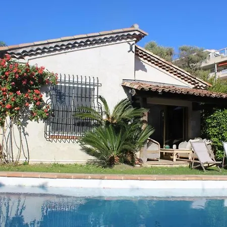 فيلة Avec Piscine Privee A Les Pins *