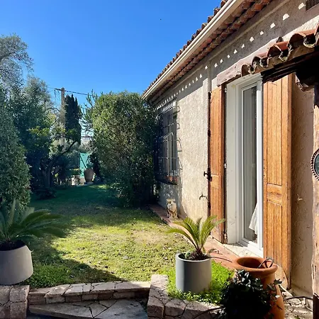 Avec Piscine Privee A Les Pins