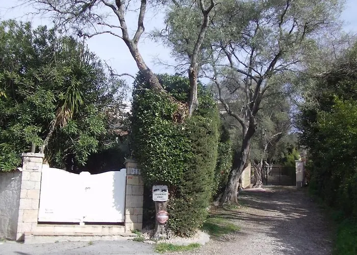 Villa Avec Piscine Privee A Les Pins *